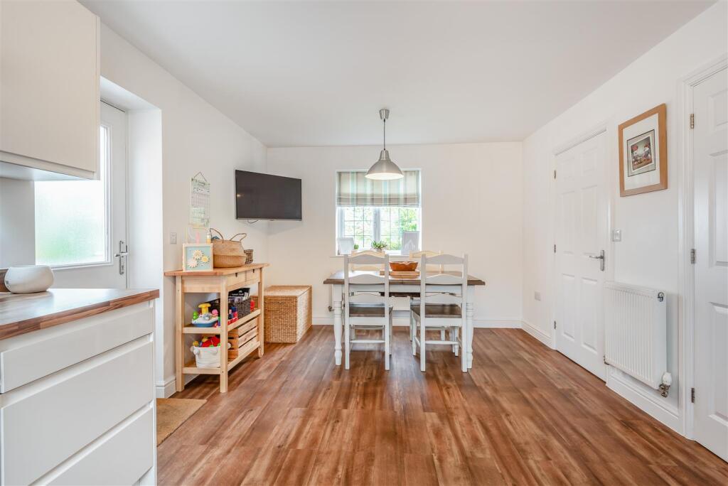 8571922-interior24.jpg