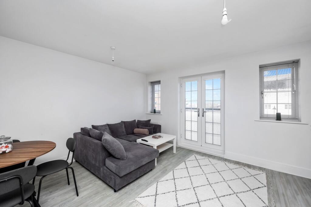 Kitchen / Lounge / Diner