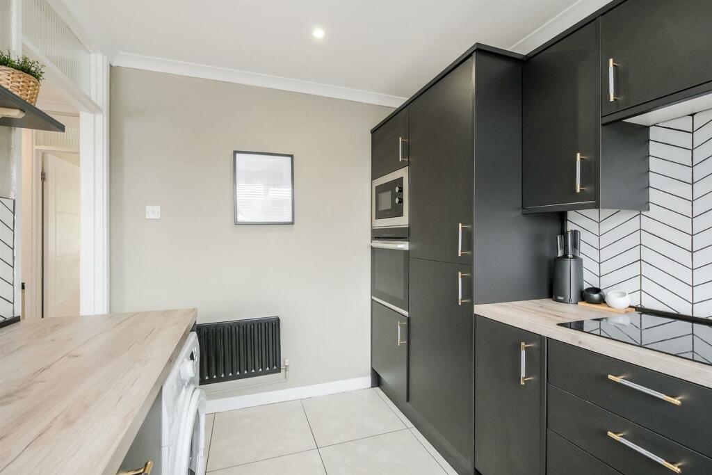 50 Ladycroft Way-8_web.jpg
