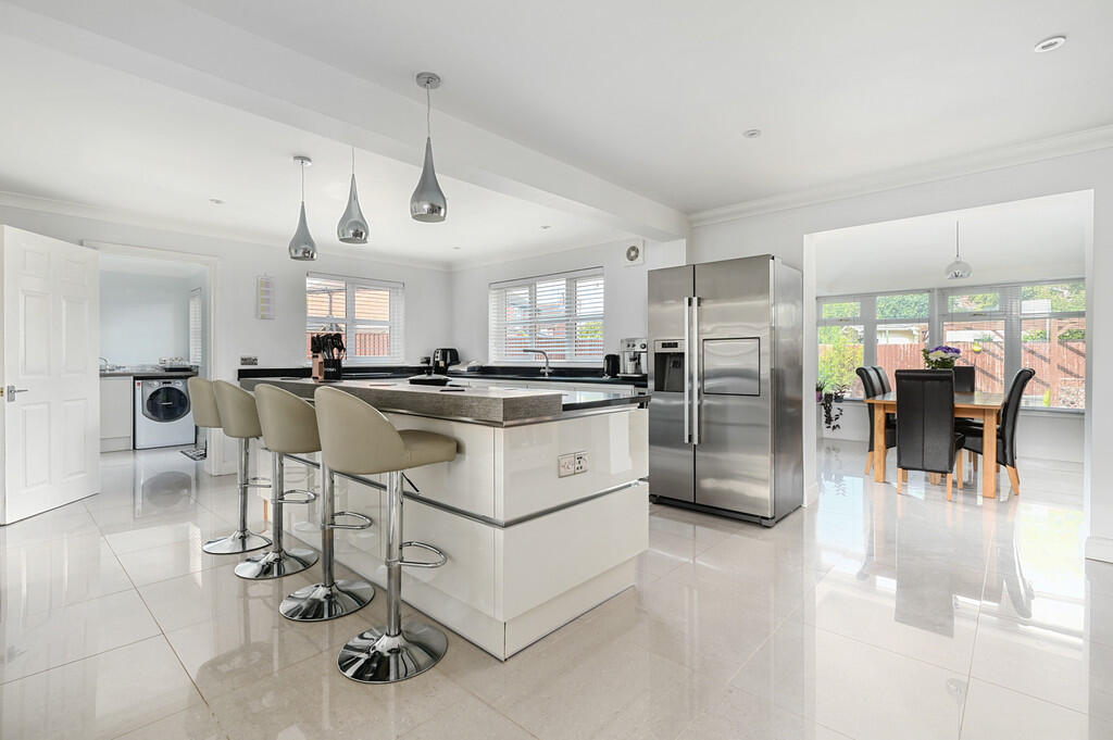 50 Frogmore Rd (1...