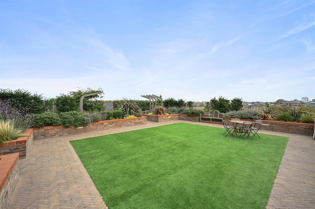 BW - Brick Apartments - Roof Terrace3 (1).jpg