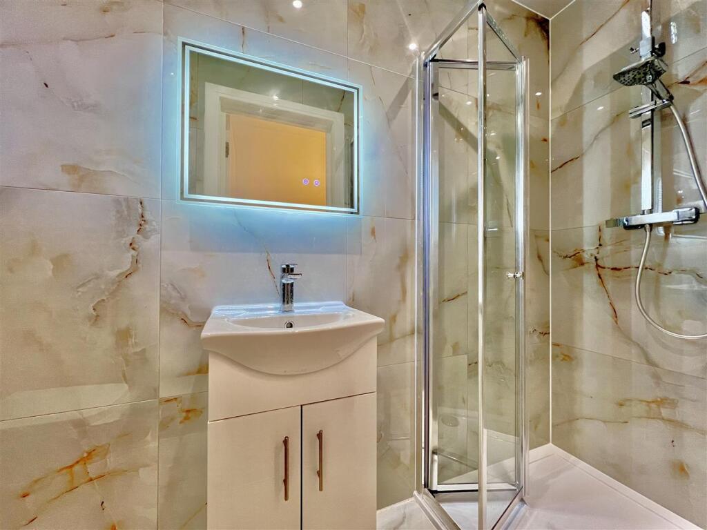 Shower Room/ WC