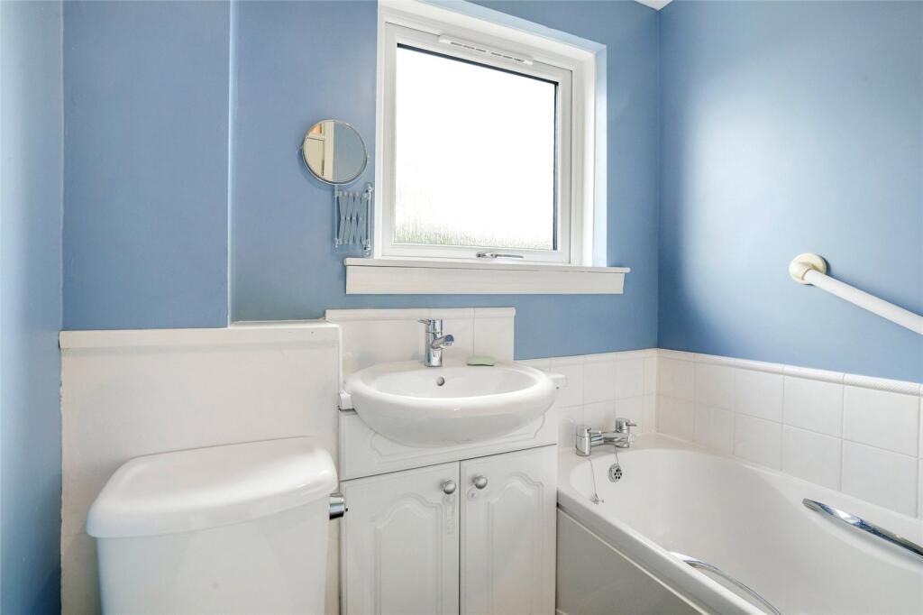 Upper Bathroom