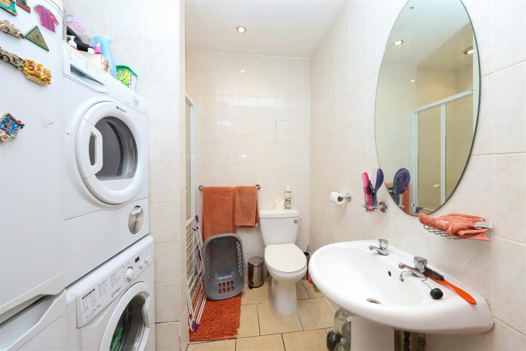 Shower room/utility room