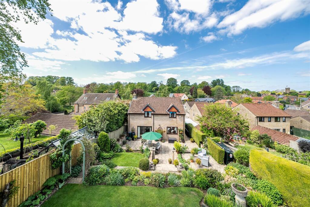 Rear View of Draytons