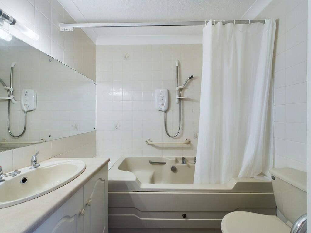 CAM02089G0-PR0344...