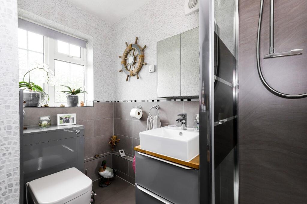 Shower Room 2.JPG