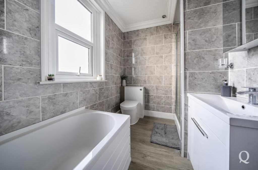 5caef5f7-dadc-408...