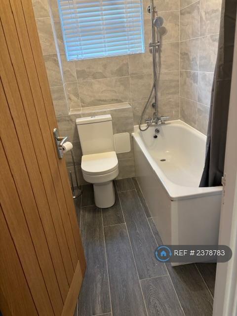 Bath/Shower Room