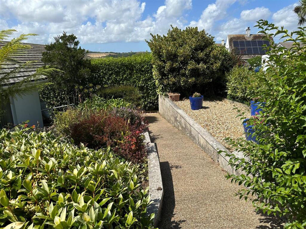 Front Garden.jpg