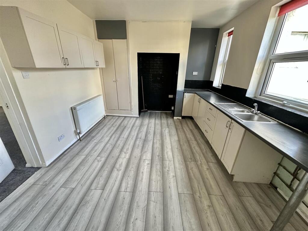 Bramleys Estate Agents - Kaye Street - Heckmondwik