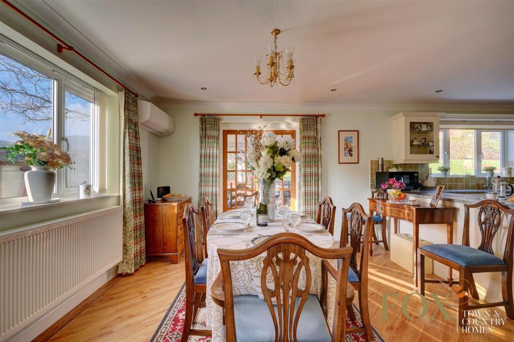 15 Chase Rd (19).jpg