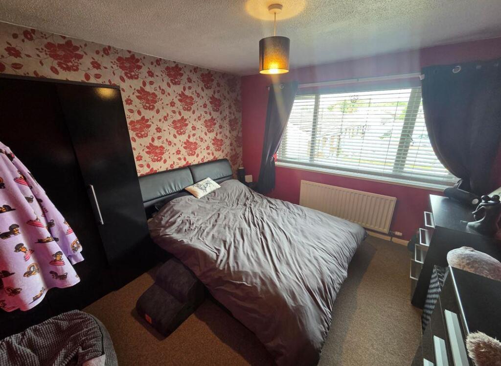 18 dovedale bedroom 3.JPG