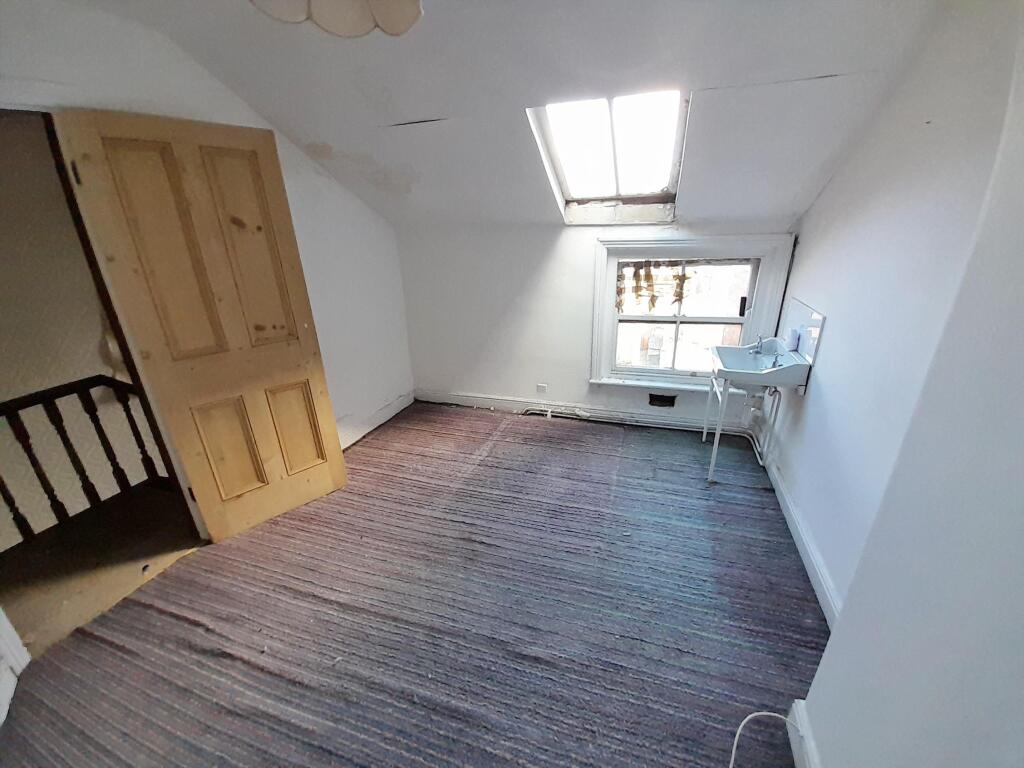 St M Middle Top Bedr