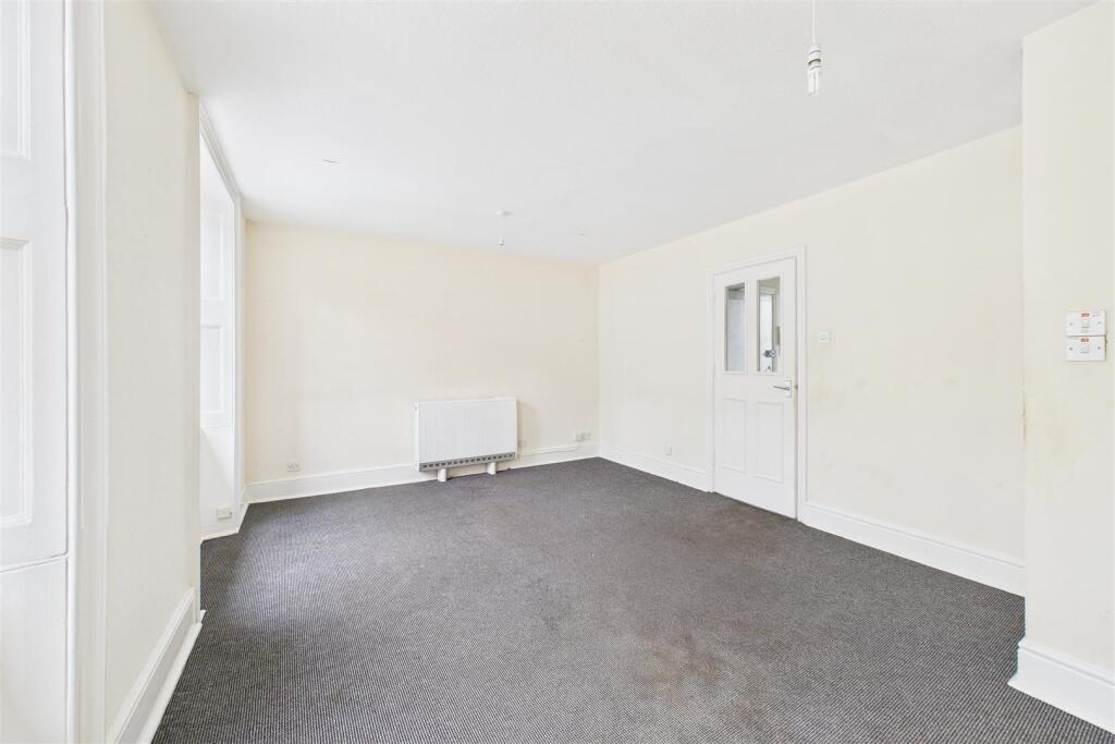 Flat 3, 38, Rivers Street Walcott, Bath, BA1 2QA |