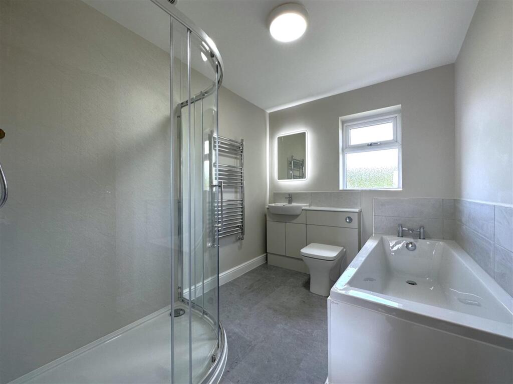Four-Piece Bathroom 655