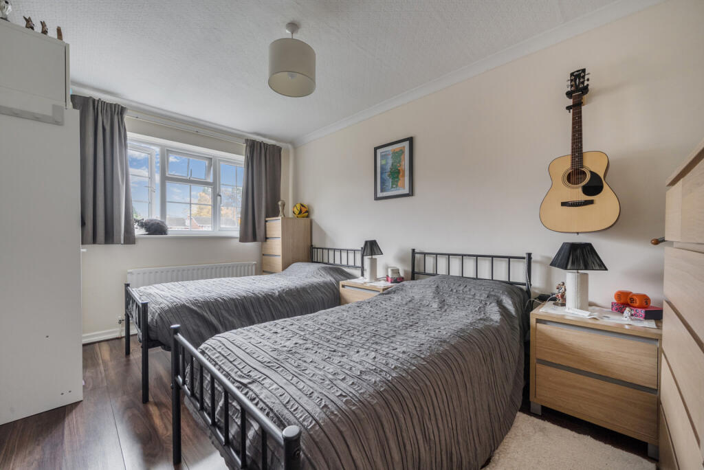 1374623-3-690dc4d...