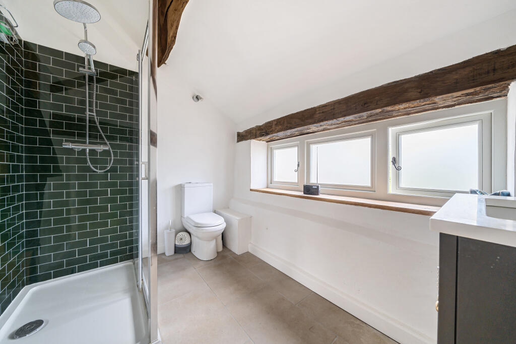 SHOWER ROOM