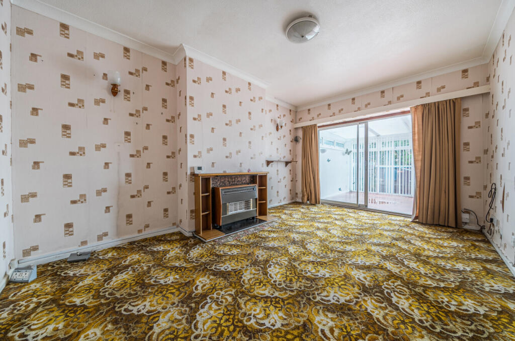 1372306-12-68fa05...