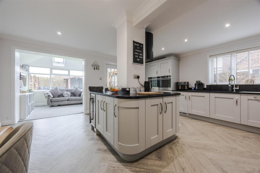 Kitchen diner