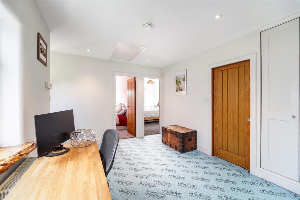 MANOR GREEN ROAD (11).jpg