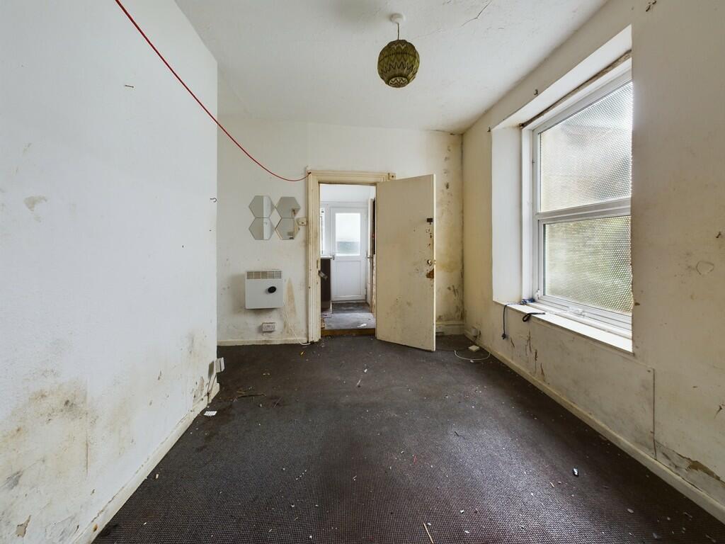 CAM03974G0-PR0052...