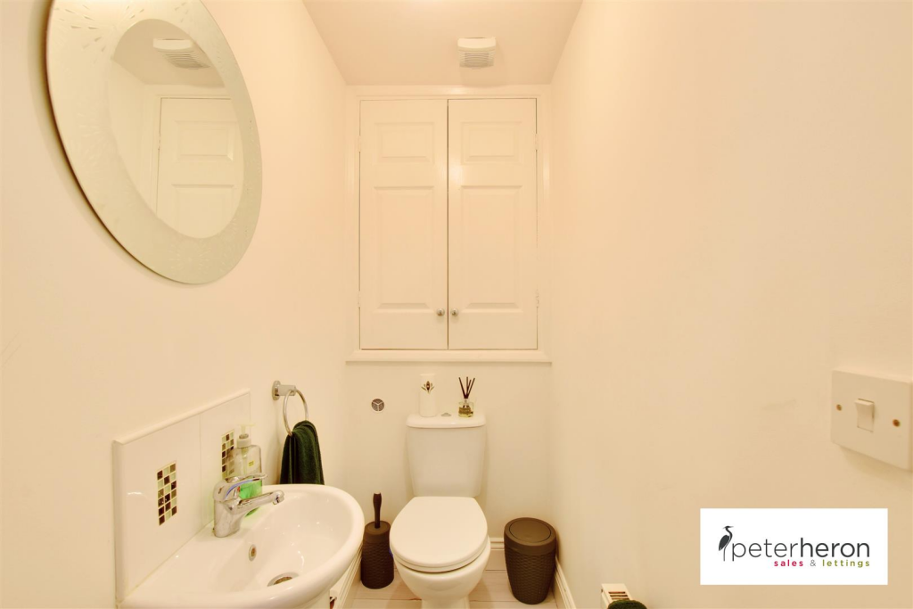 Cloakroom/WC