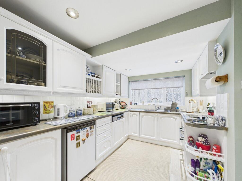 Kitchen/Breakfast Area