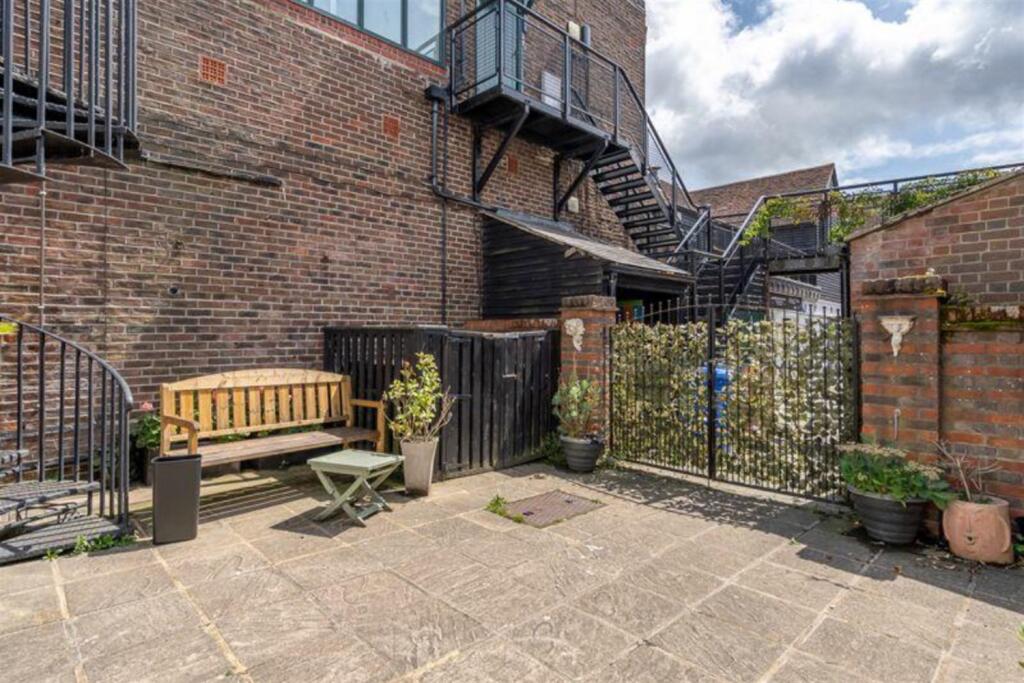 Courtyard Garden