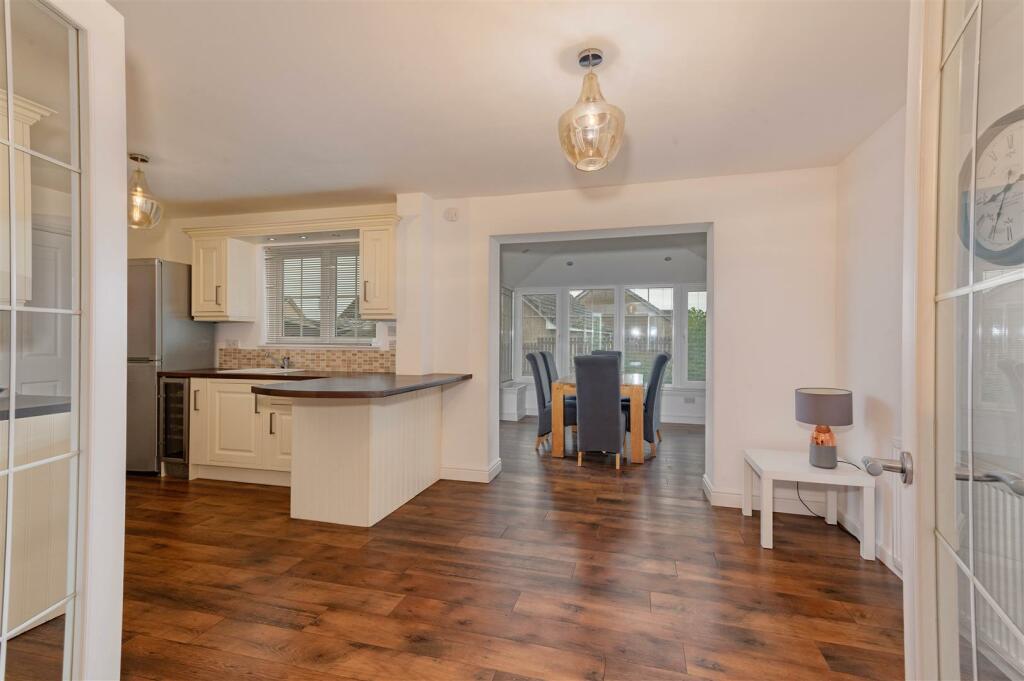 10 Lochty Drive Kinglassie-18.JPG