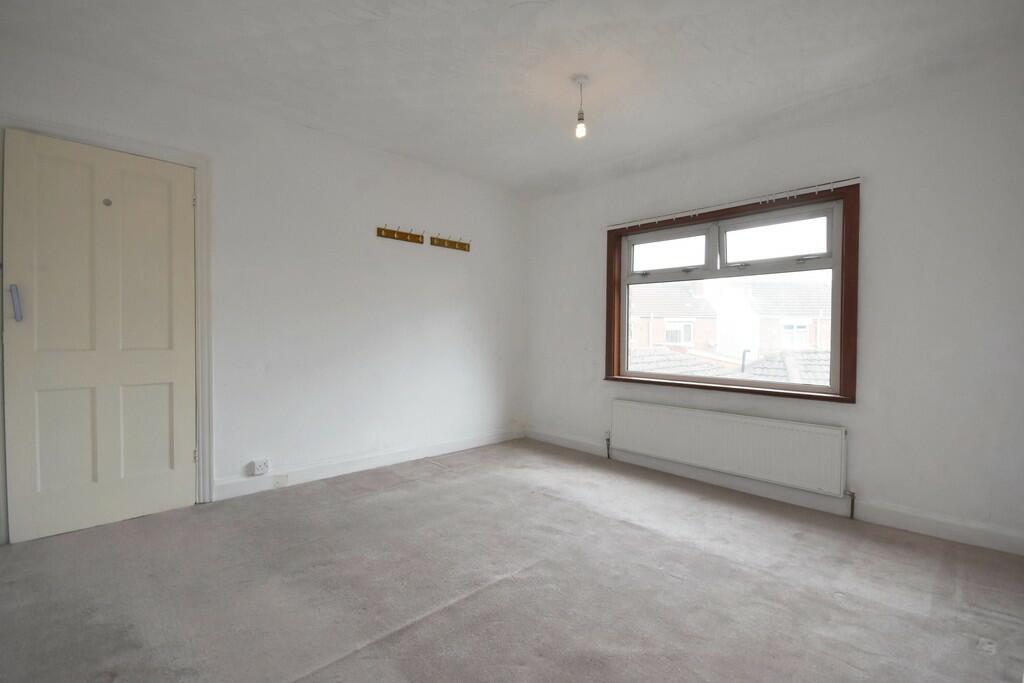Bedroom 1-min