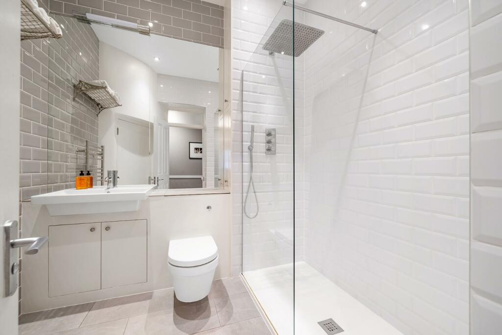 Bathroom.JPG