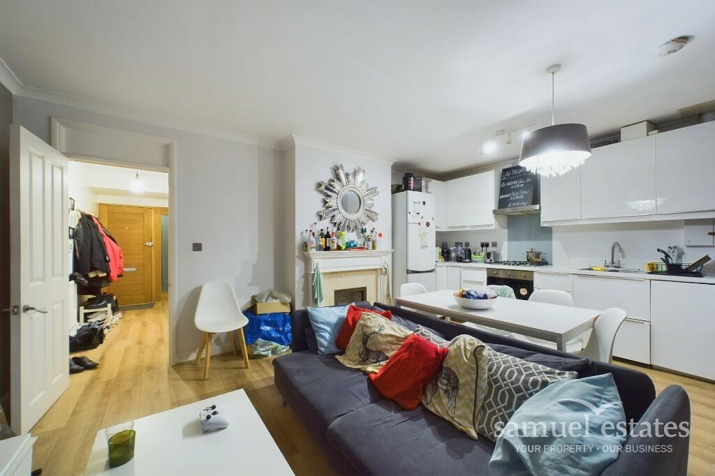 Living Room / Kitche