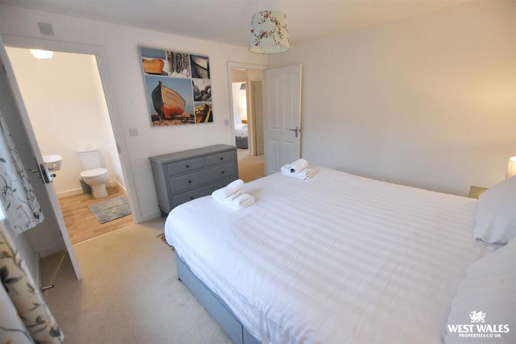 5 - 2025-11-16T205842.361.jpg