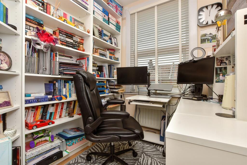 Office/Bedroom 4