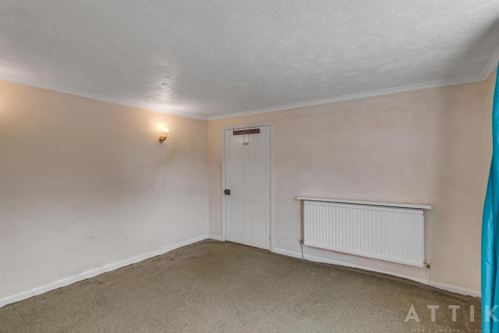 28 Norwich Road Halesworth IP19 8BX (15).jpg