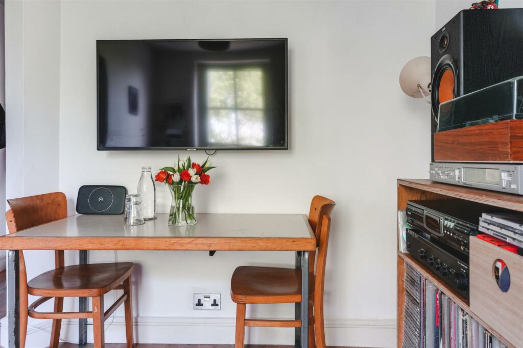 8 Wilmot Road-13.jpg