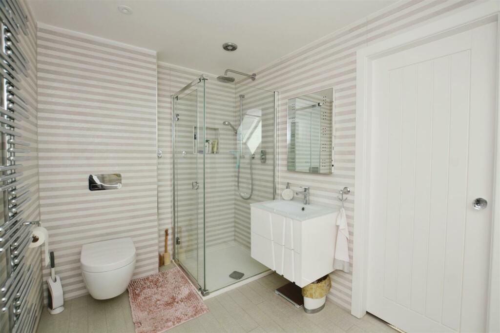 Jack &amp; Jill En-Suite