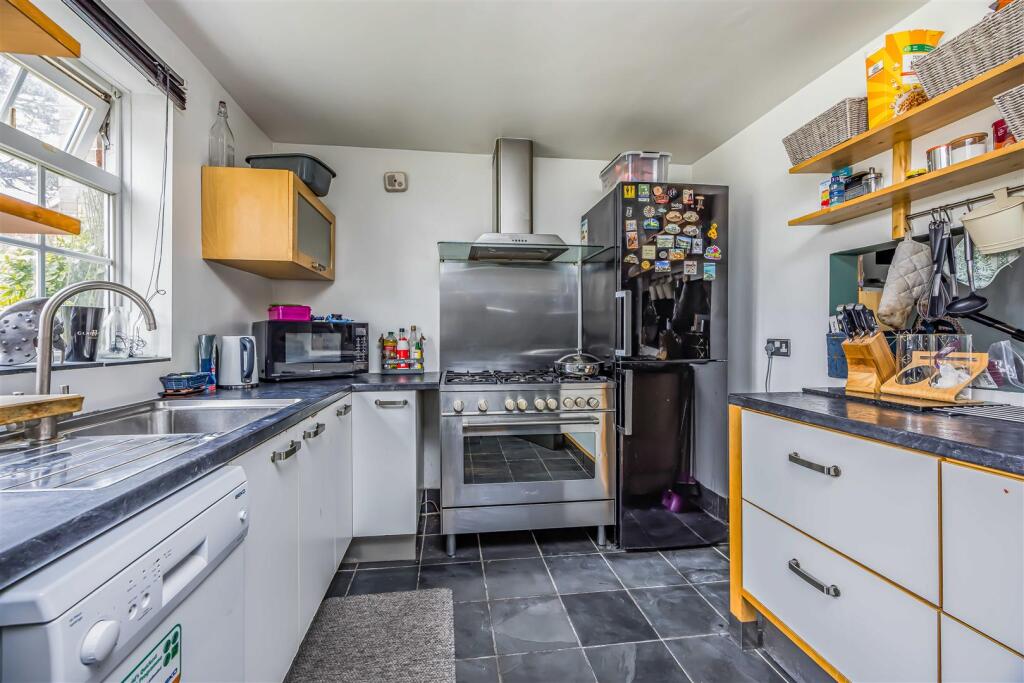 63 Oaklands Road, Havant-Small-PorticoMarketing-Ne