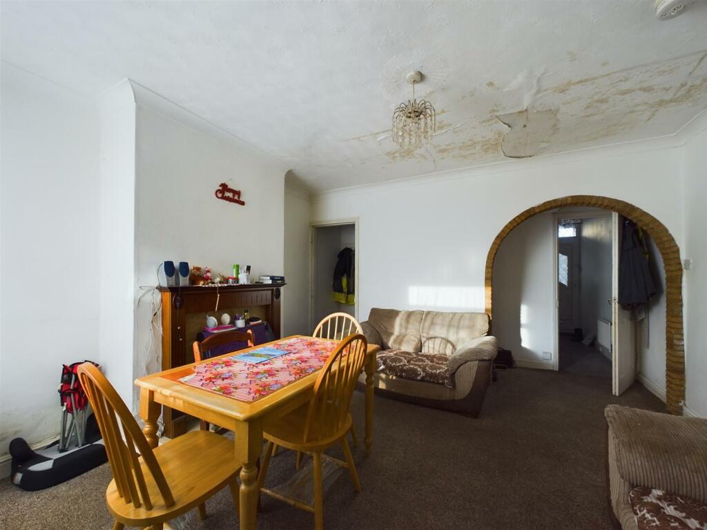Dining Room (2).jpg