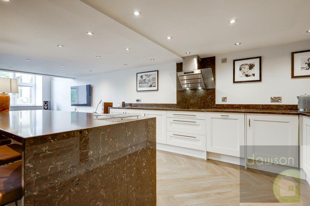 Lounge/Kitchen