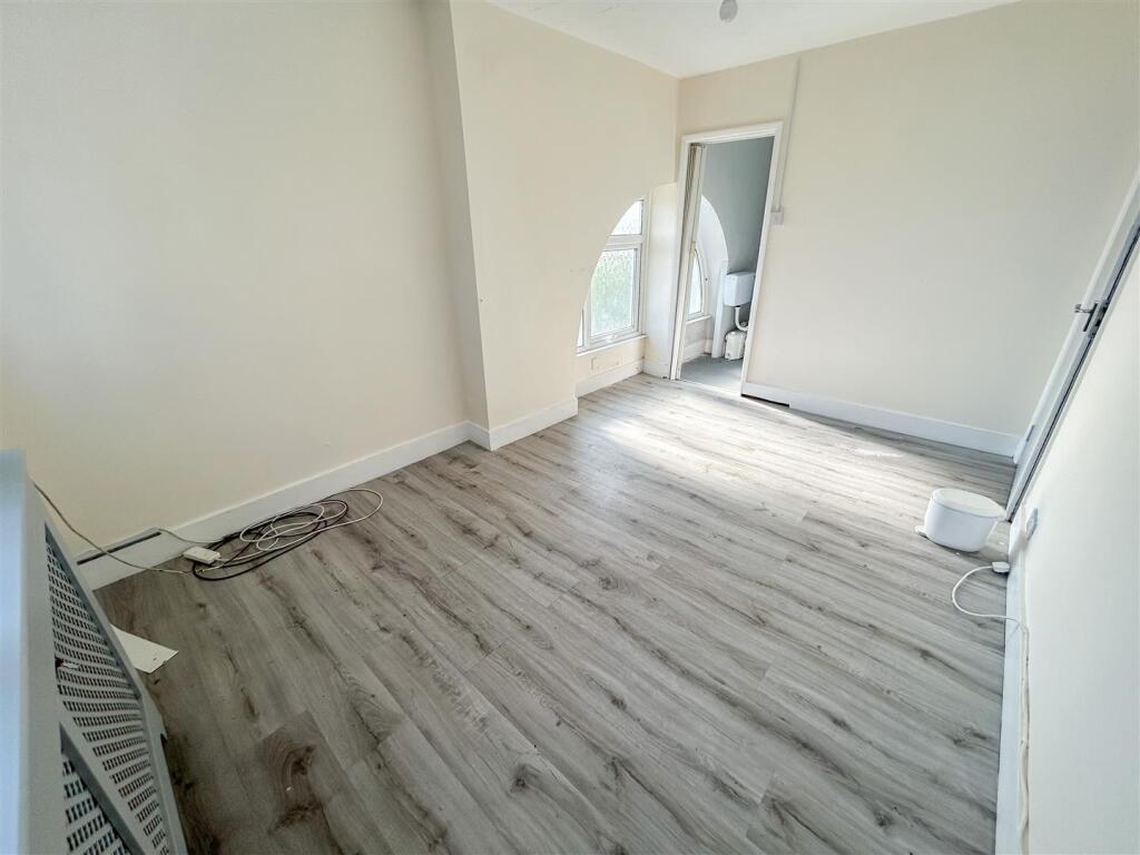 BEDROOM FIVE