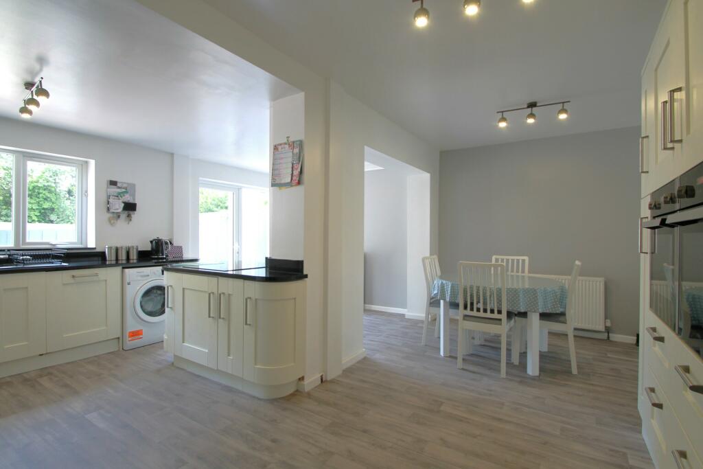 Living/Kitchen