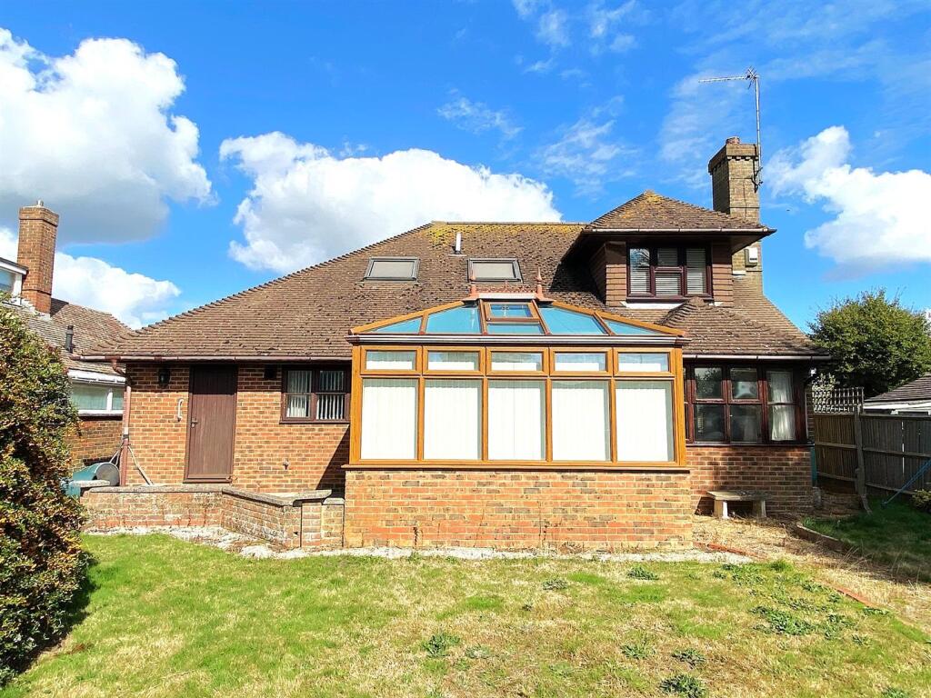1 Grazebrook Close - Rear.jpg