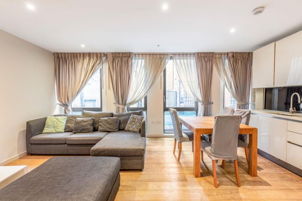 Kitchen/ Living Room
