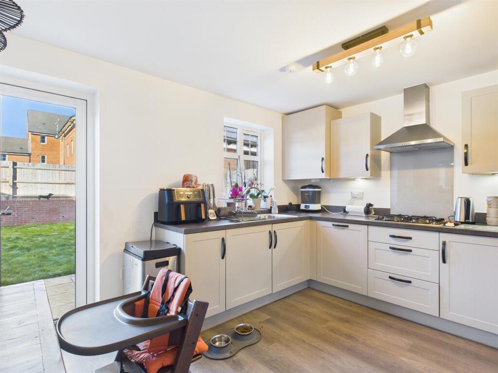 kitchen 1 .jpg
