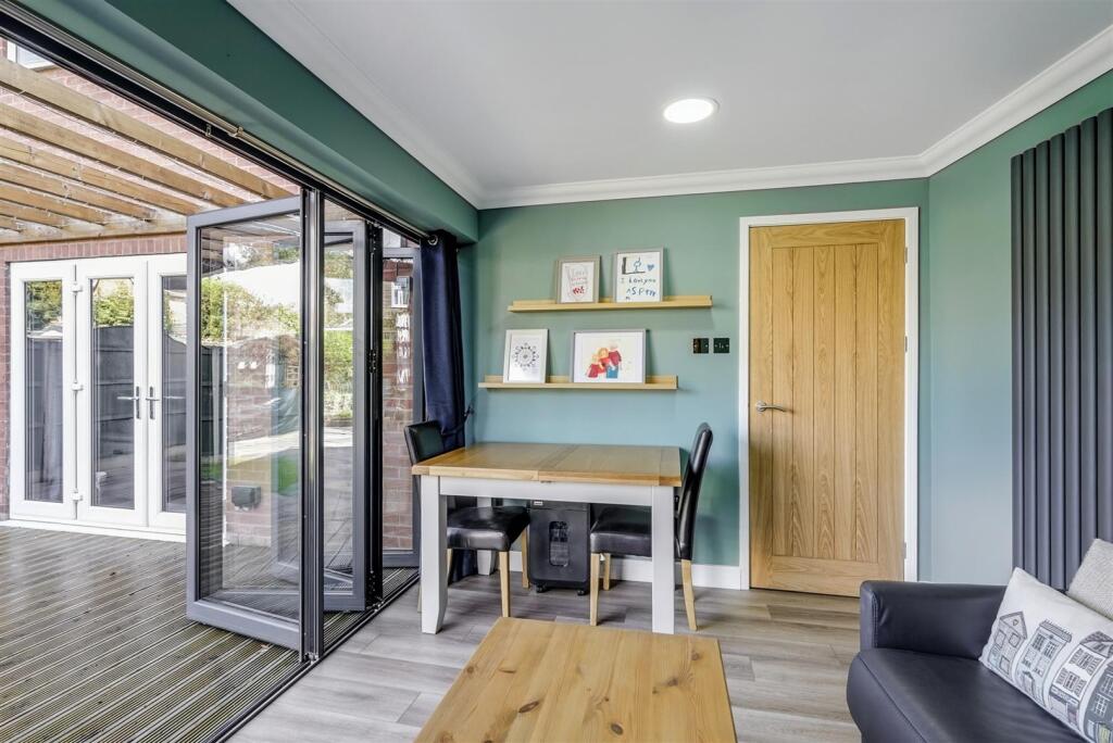 Sitting Room/Bedroom 3