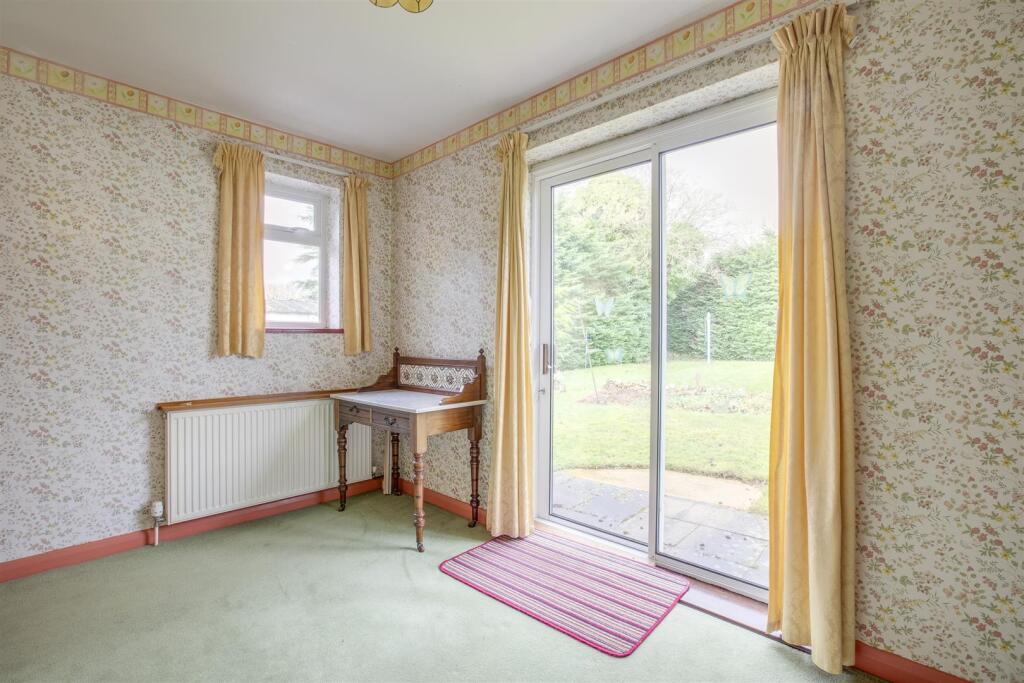 11 Wycombe Road, HP15 6RX-5.jpg