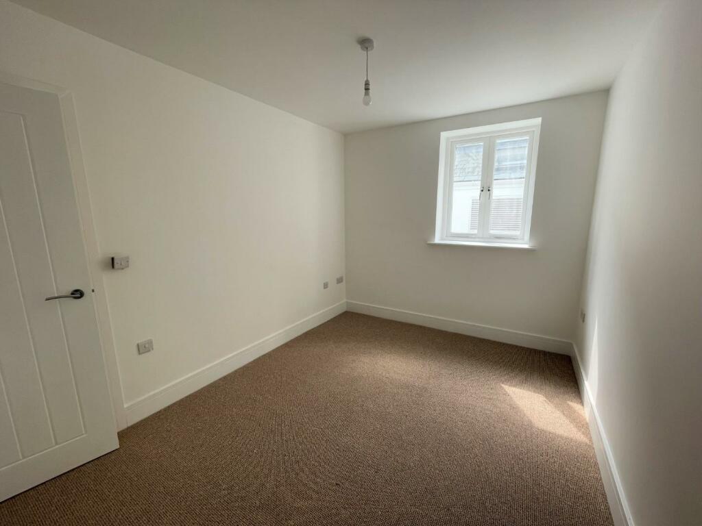 Bedroom 1.jpeg