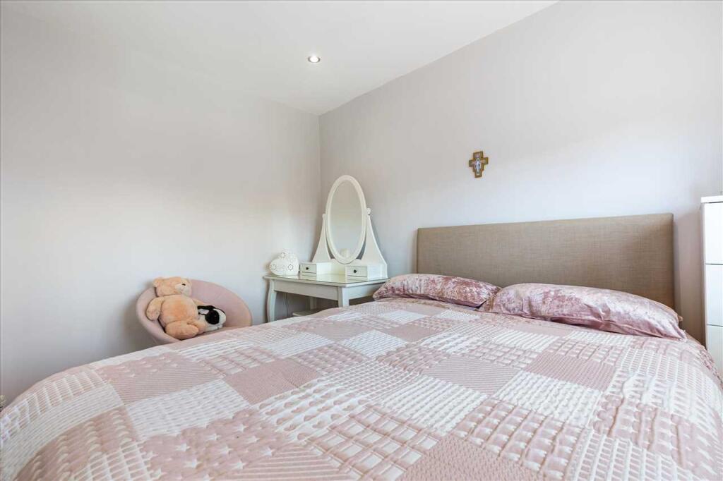 Bedroom Two (2)